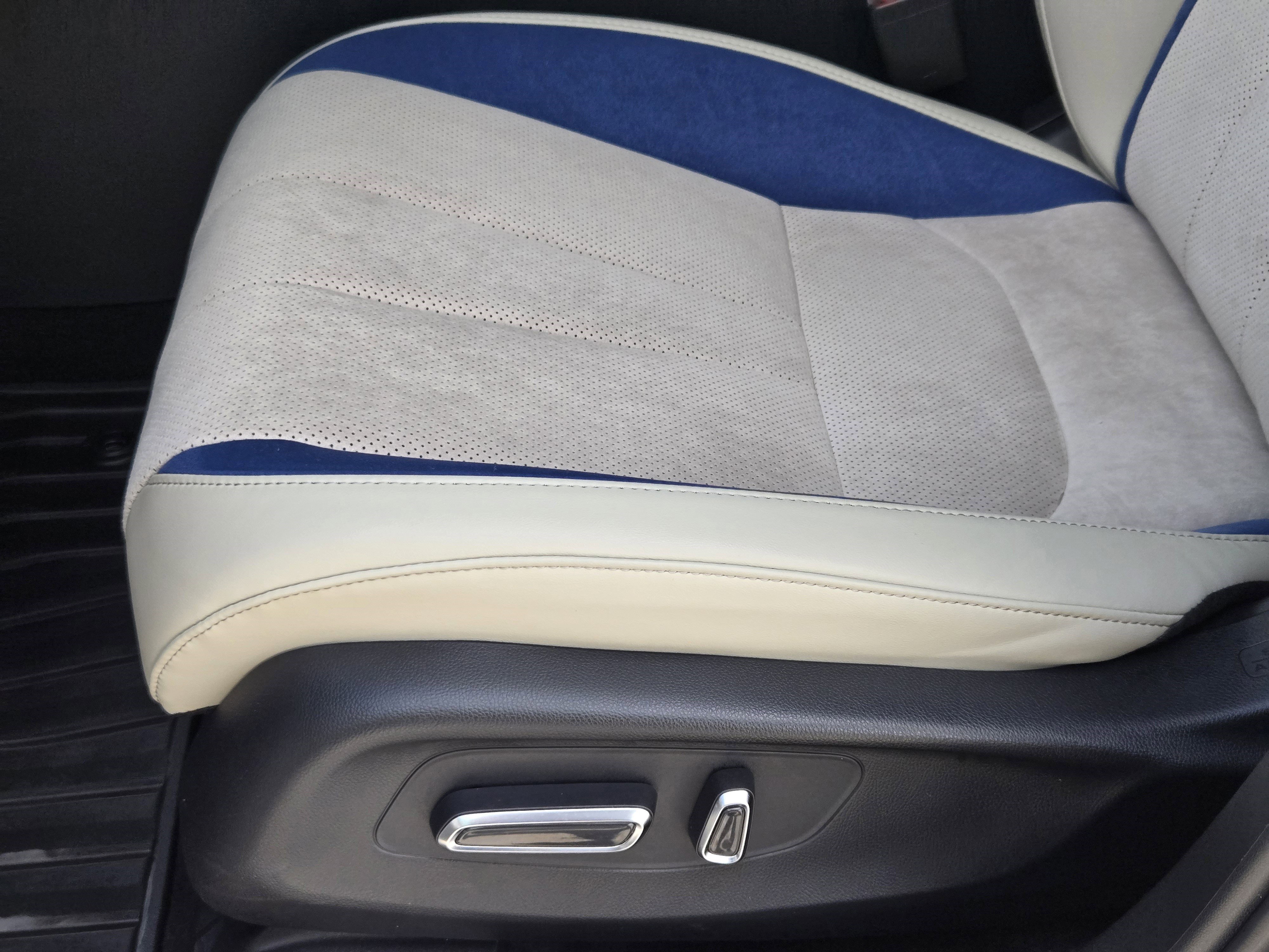 Certified 2025 Acura ADX A-Spec AWD/4WD image 17