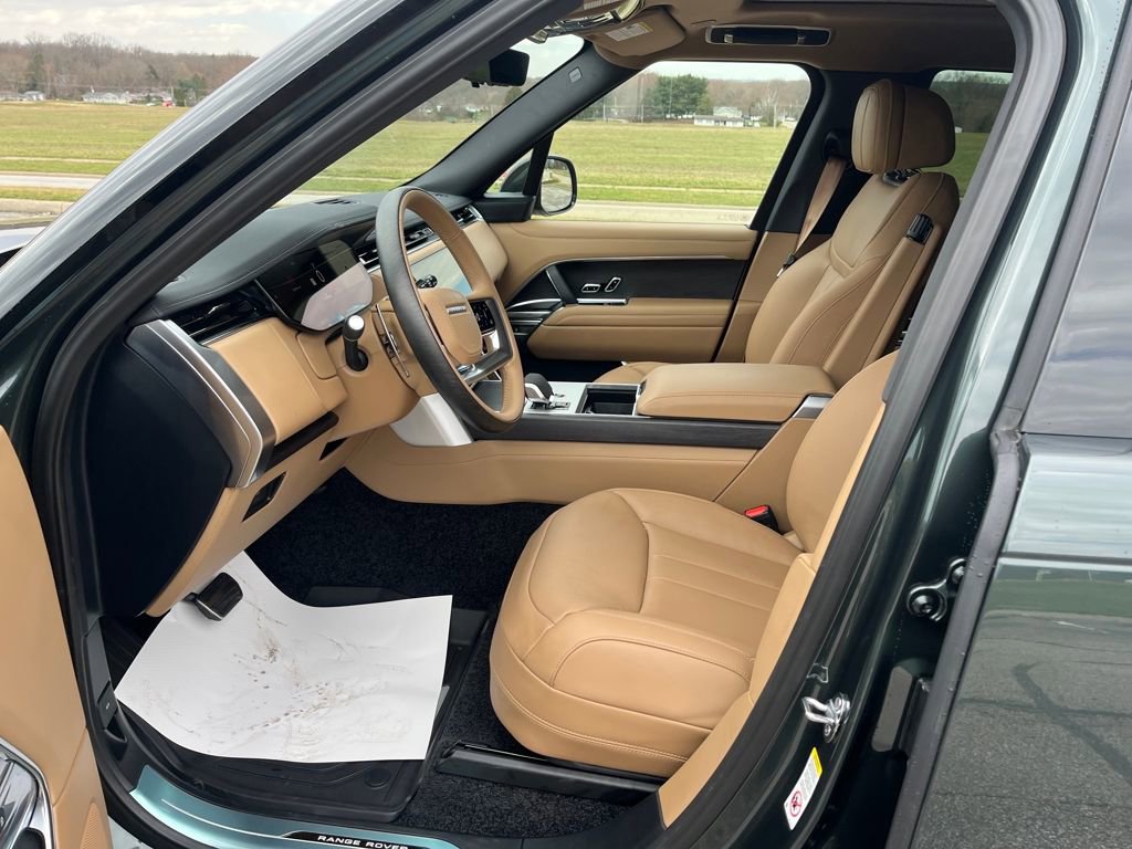 New 2026 Land Rover Range Rover SE image 9