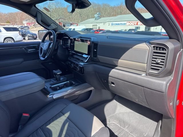 Used 2025 Chevrolet Silverado 1500 ZR2 w/ Technology Package image 24