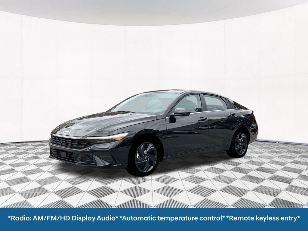 New 2026 Hyundai Elantra SEL Sport Premium FWD image 2