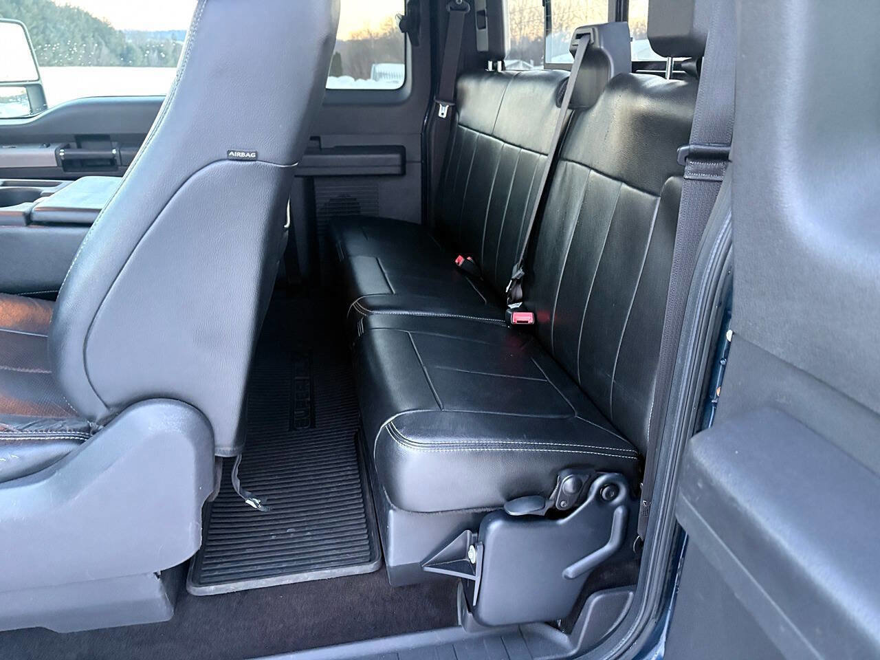 Used 2014 Ford F350 Lariat image 5