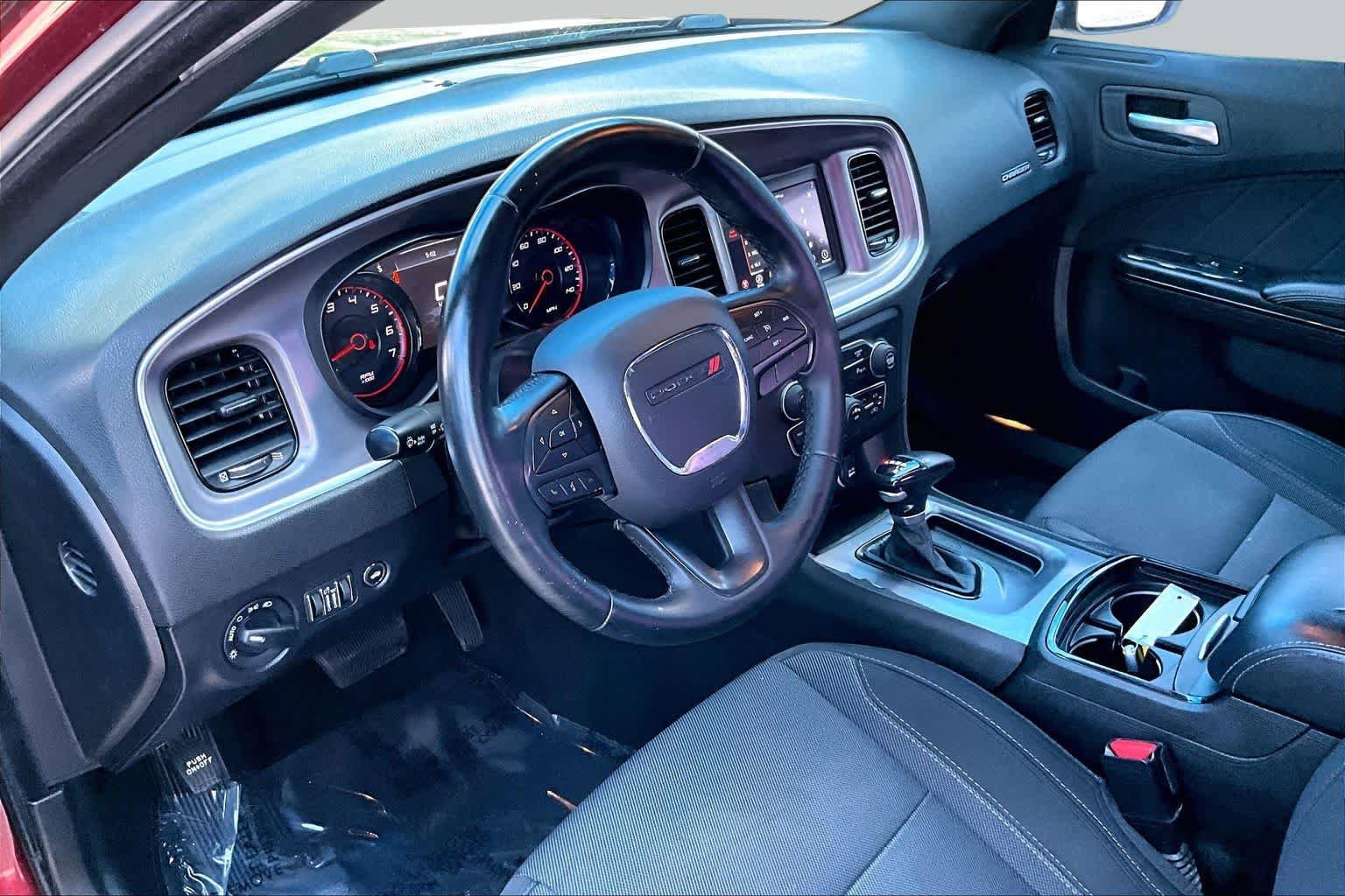 Used 2019 Dodge Charger SXT w/ Blacktop Package RWD image 18