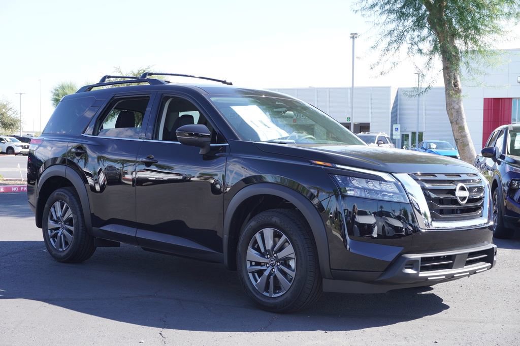 New 2025 Nissan Pathfinder SV image 4