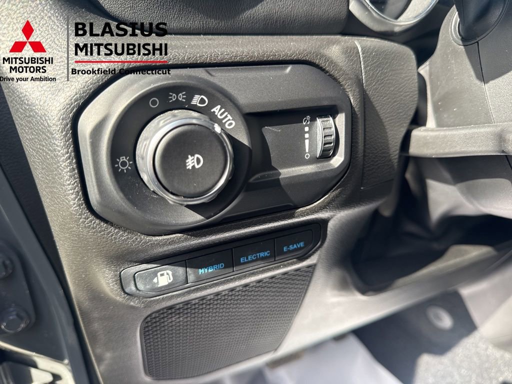 Used 2023 Jeep Wrangler Unlimited Sahara image 26