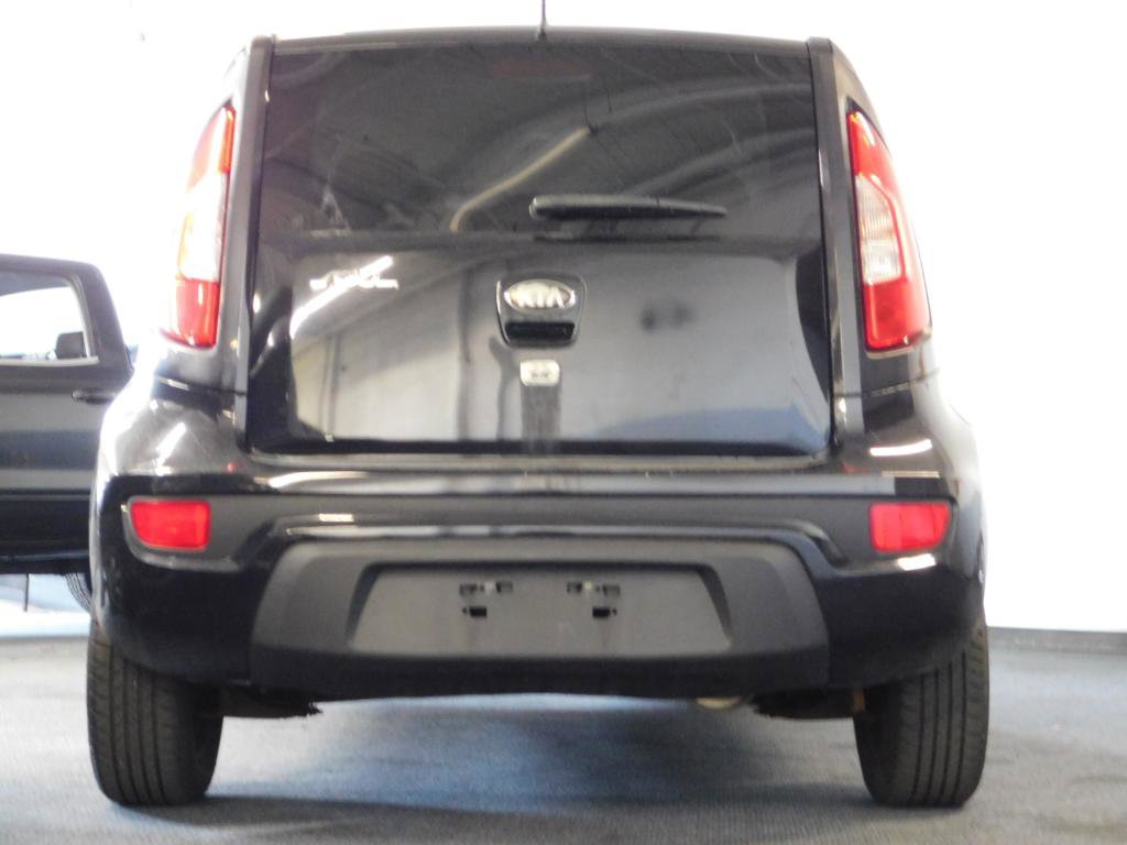 Used 2013 Kia Soul + w/ Audio Pkg FWD image 7