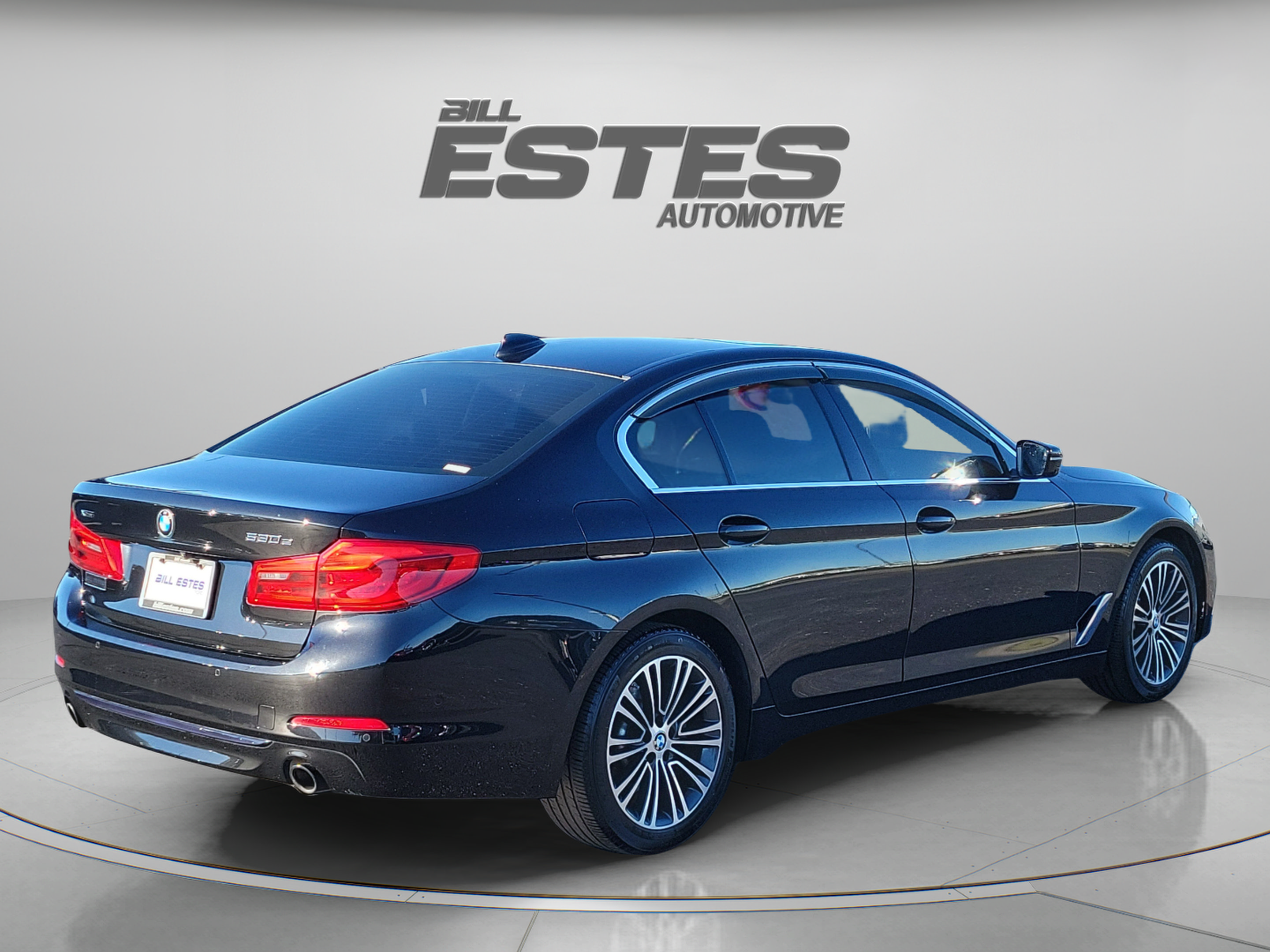Used 2020 BMW 530e xDrive w/ Premium Package AWD/4WD image 4