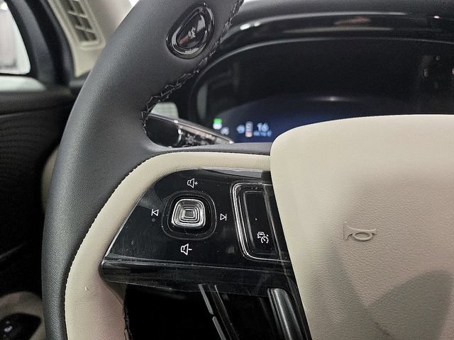 New 2026 Lincoln Corsair Premiere FWD image 17