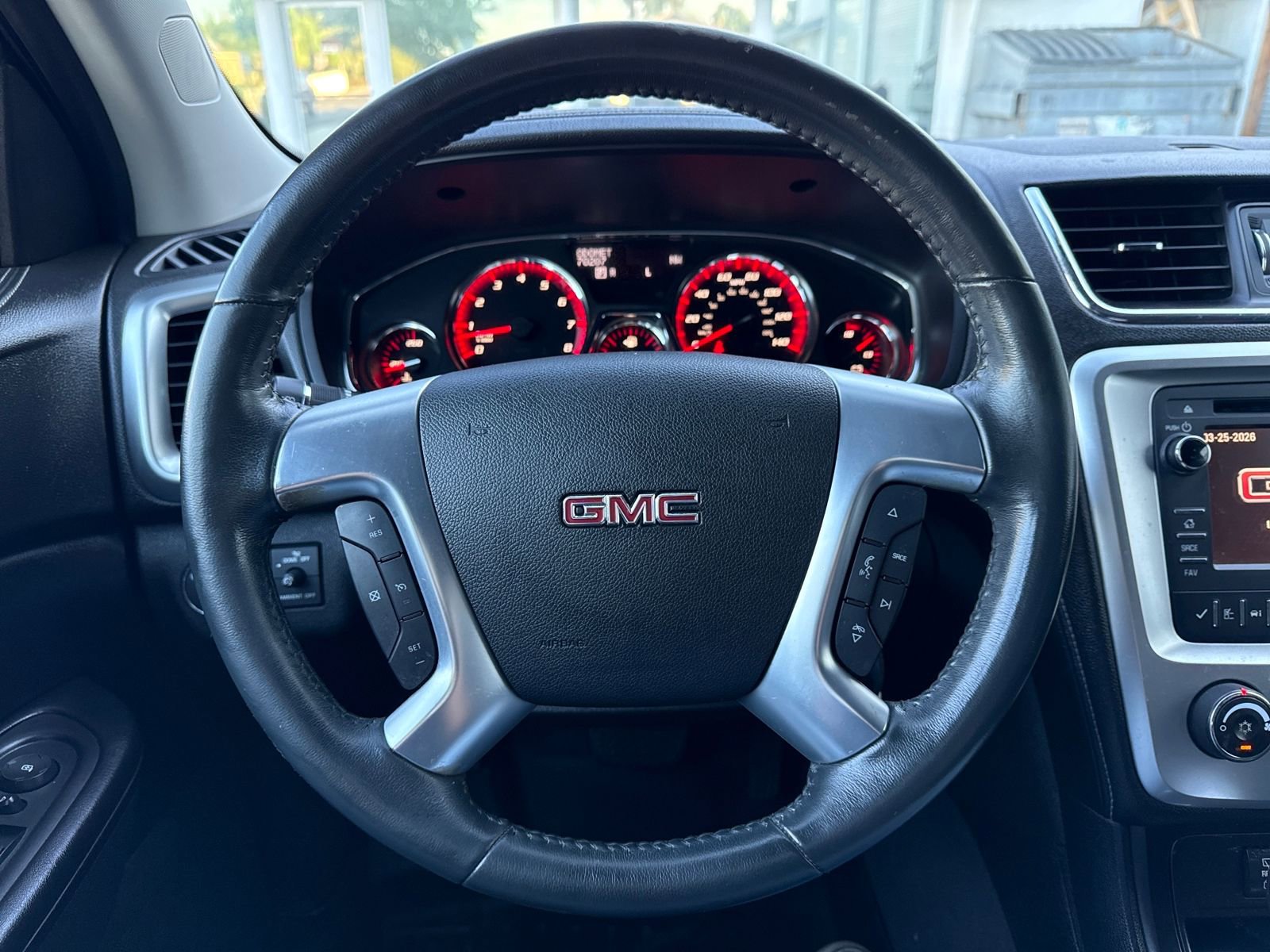 Used 2015 GMC Acadia SLE image 14