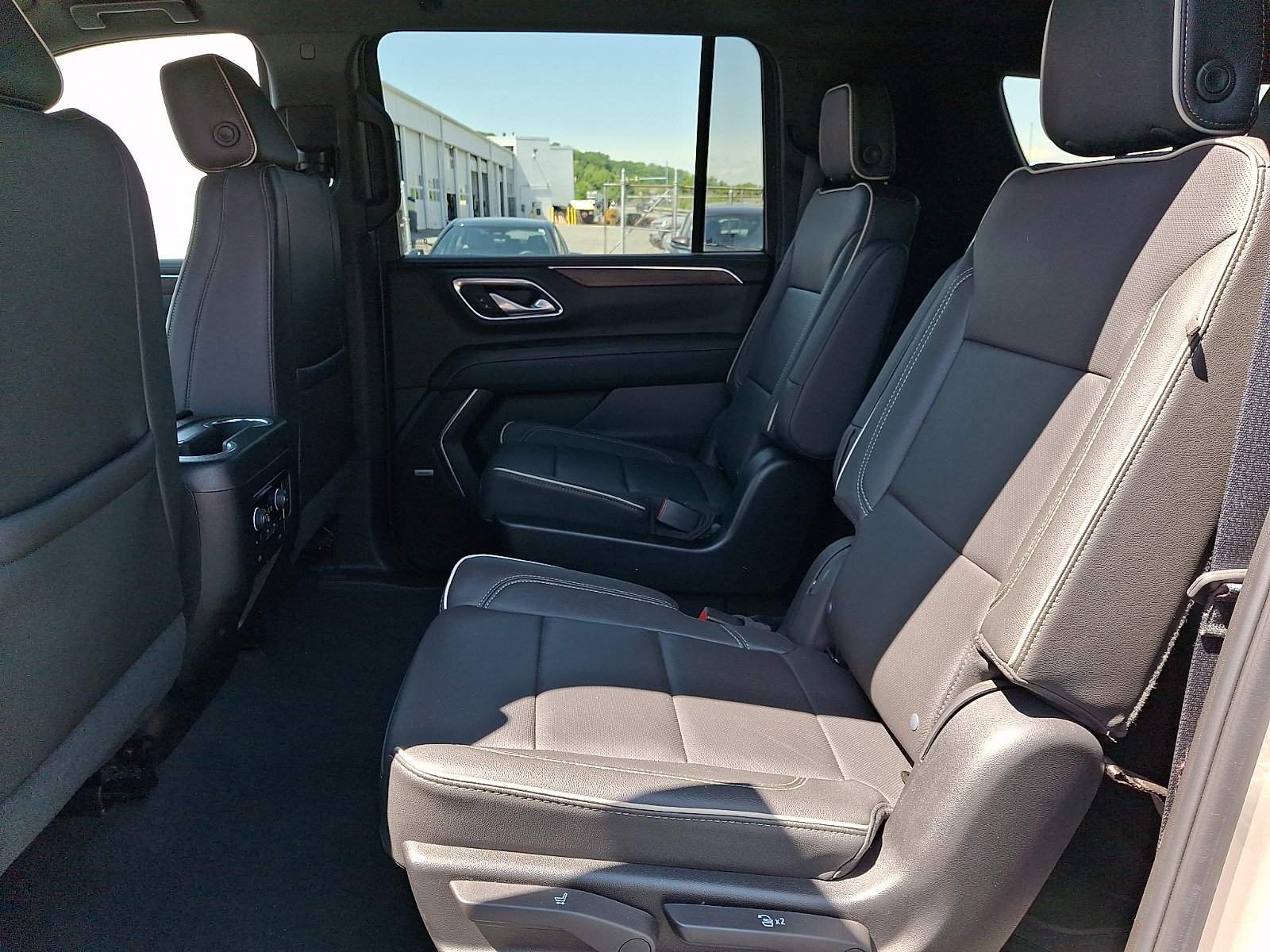 Certified 2024 Chevrolet Suburban Premier AWD/4WD image 10