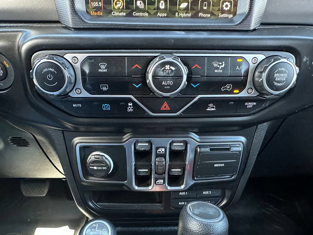 Certified 2023 Jeep Wrangler Unlimited w/ Sun & Screen Package AWD/4WD image 28