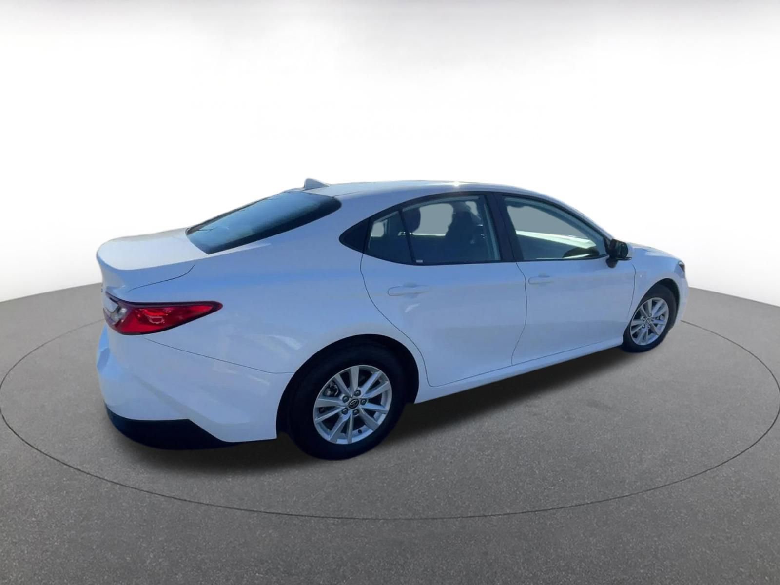 Used 2025 Toyota Camry LE image 15