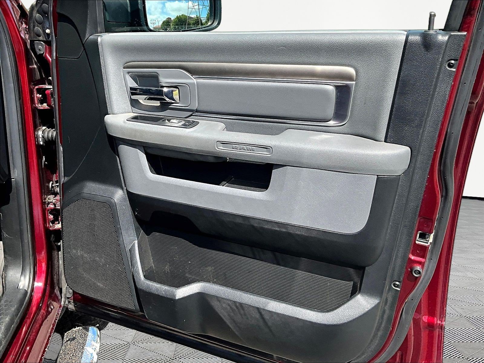 Used 2017 RAM 1500 Big Horn AWD/4WD image 29