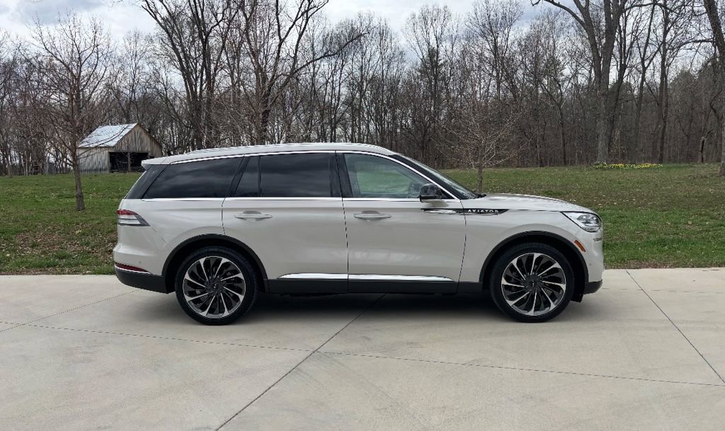 Used 2022 Lincoln Aviator Reserve w/ Equipment Group 201A image 1