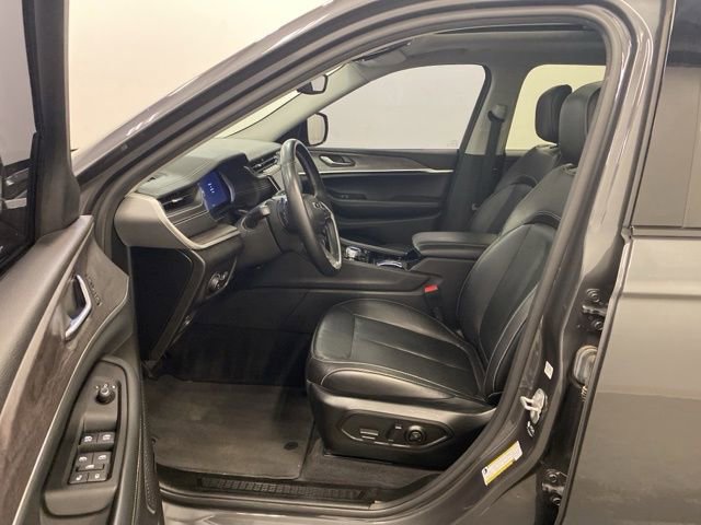 Used 2022 Jeep Grand Cherokee L Limited image 9