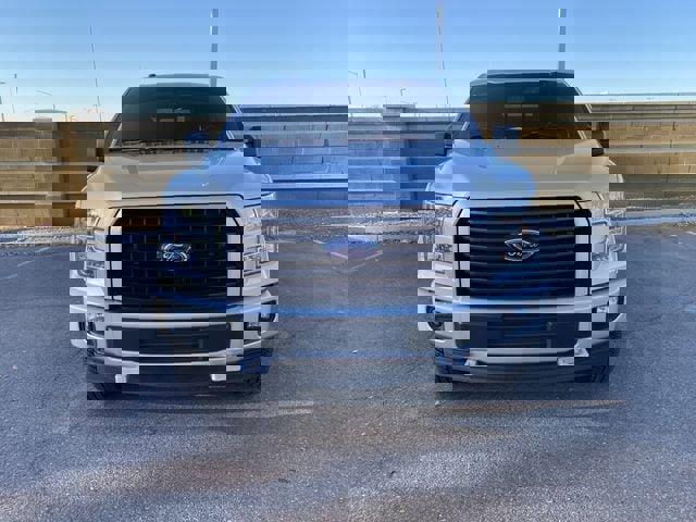 Used 2017 Ford F150 XLT w/ Equipment Group 302A Luxury AWD/4WD image 6