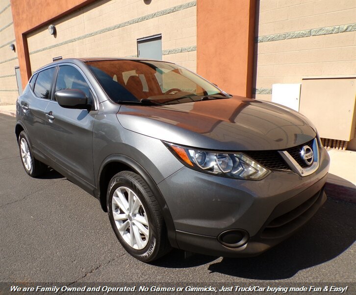 Used 2017 Nissan Rogue Sport S w/ S Appearance Package FWD image 1