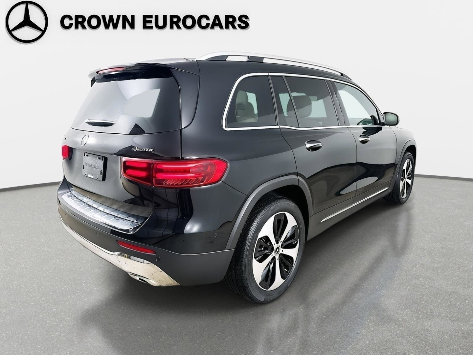 Used 2025 Mercedes-Benz GLB 250 4MATIC image 5