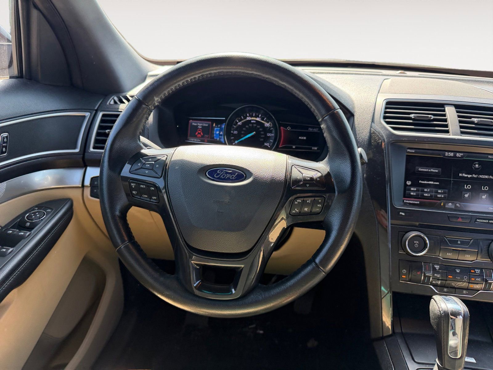 Used 2016 Ford Explorer XLT w/ Equipment Group 202A FWD image 12
