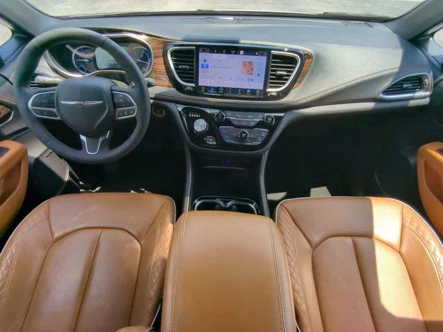 Certified 2023 Chrysler Pacifica Pinnacle FWD image 19