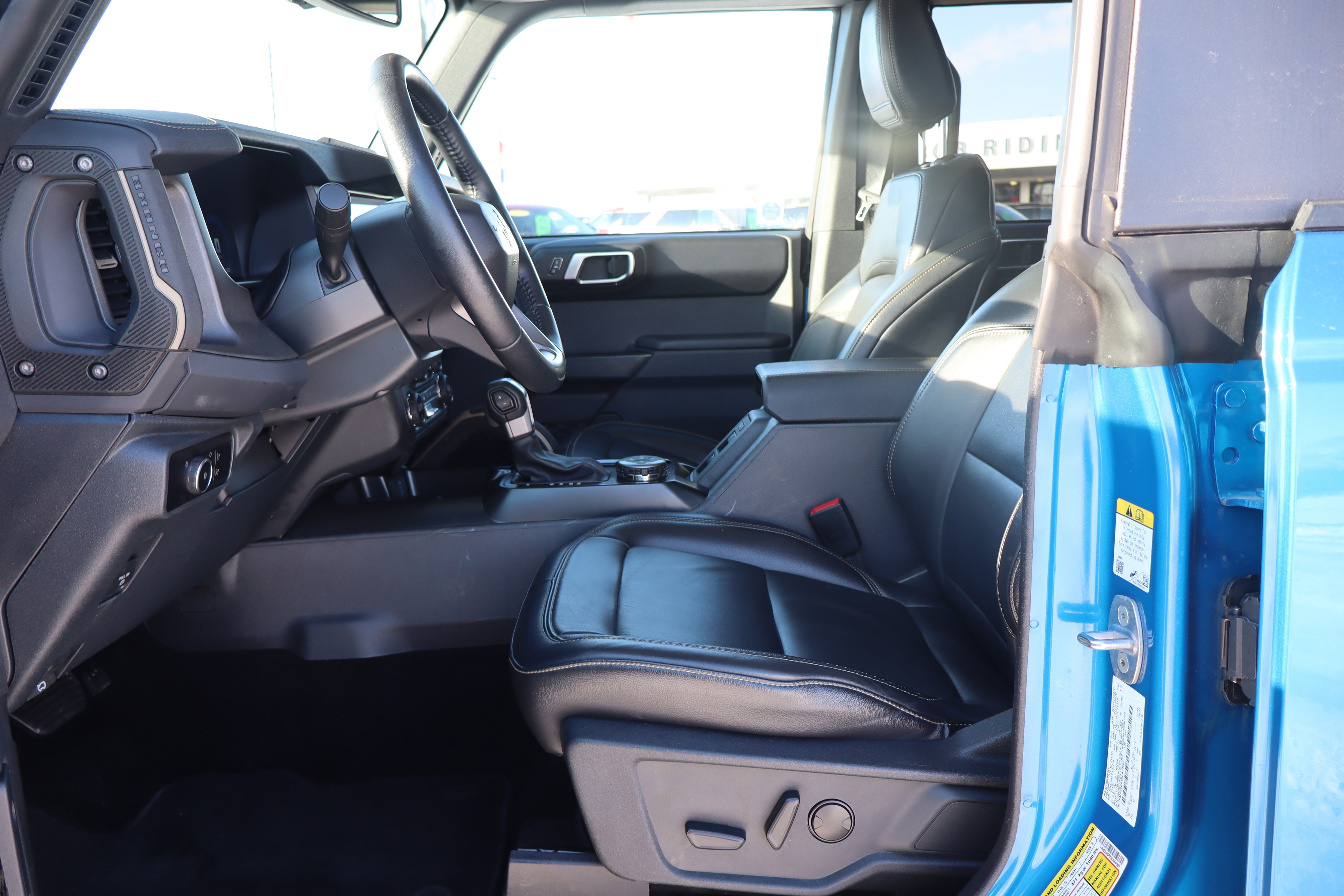 Used 2025 Ford Bronco Badlands AWD/4WD image 9