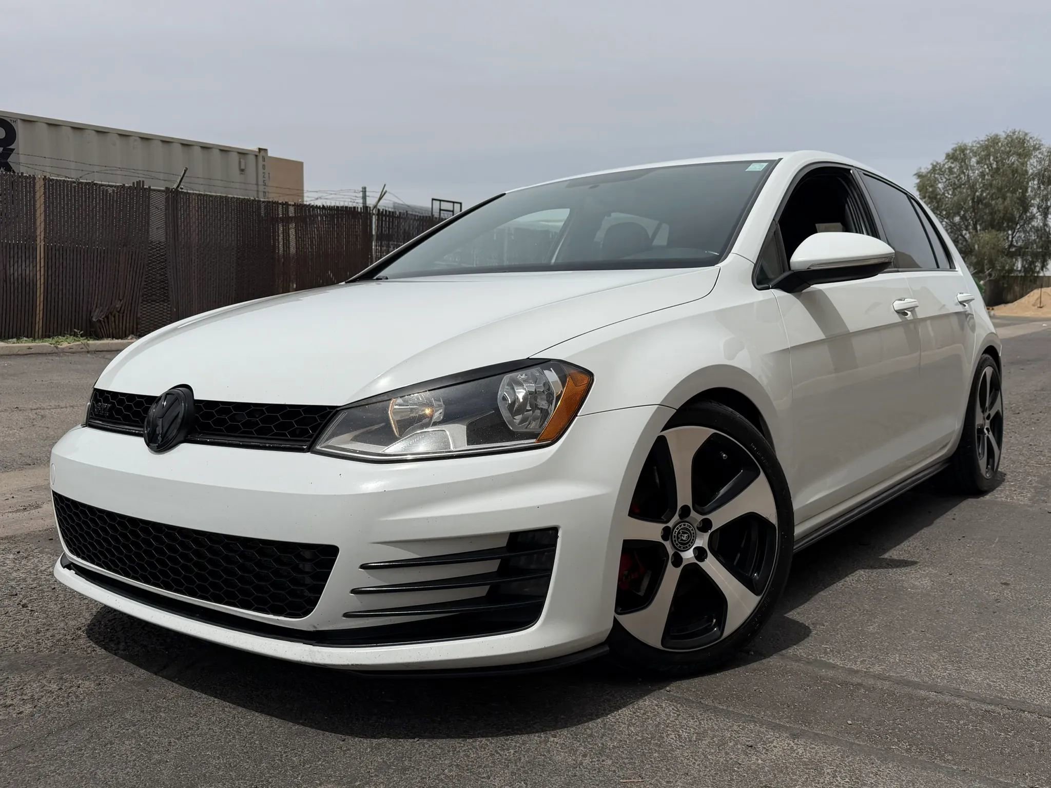 Used 2017 Volkswagen GTI S FWD image 1