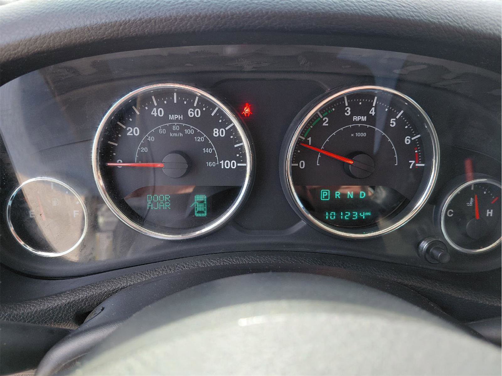 Used 2015 Jeep Wrangler Unlimited Rubicon w/ Connectivity Group image 36