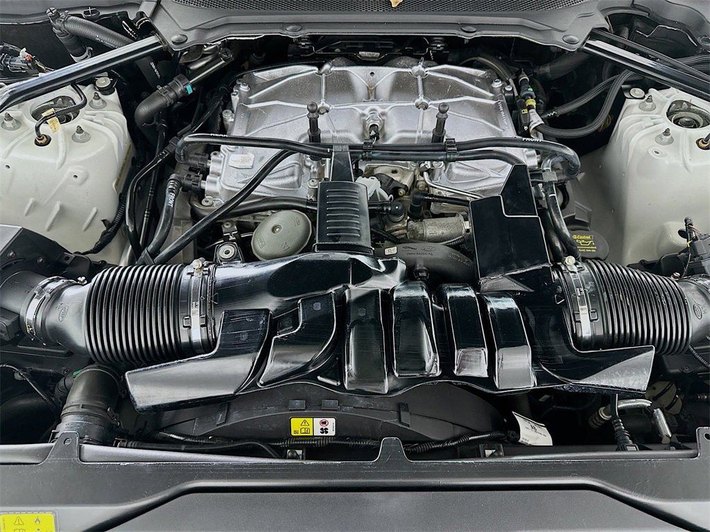 Used 2020 Land Rover Discovery Landmark image 32