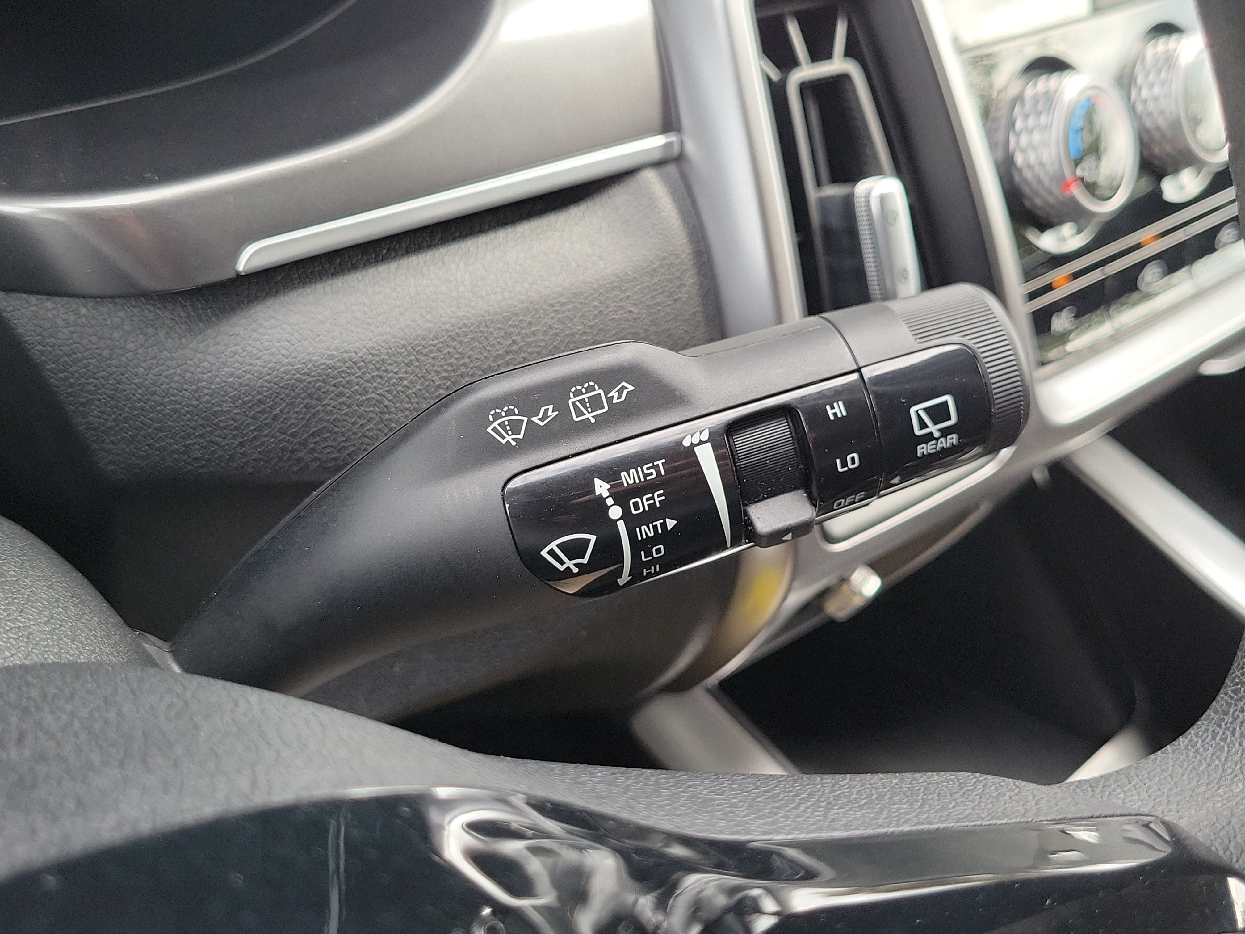 Certified 2023 Kia Sorento LX FWD image 30