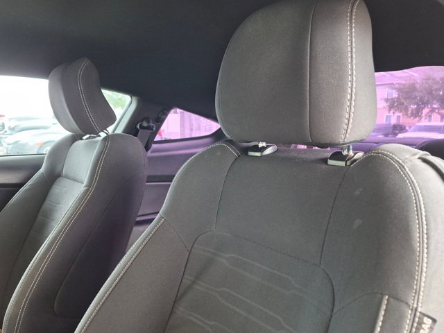 Used 2016 Ford Mustang Coupe RWD image 12