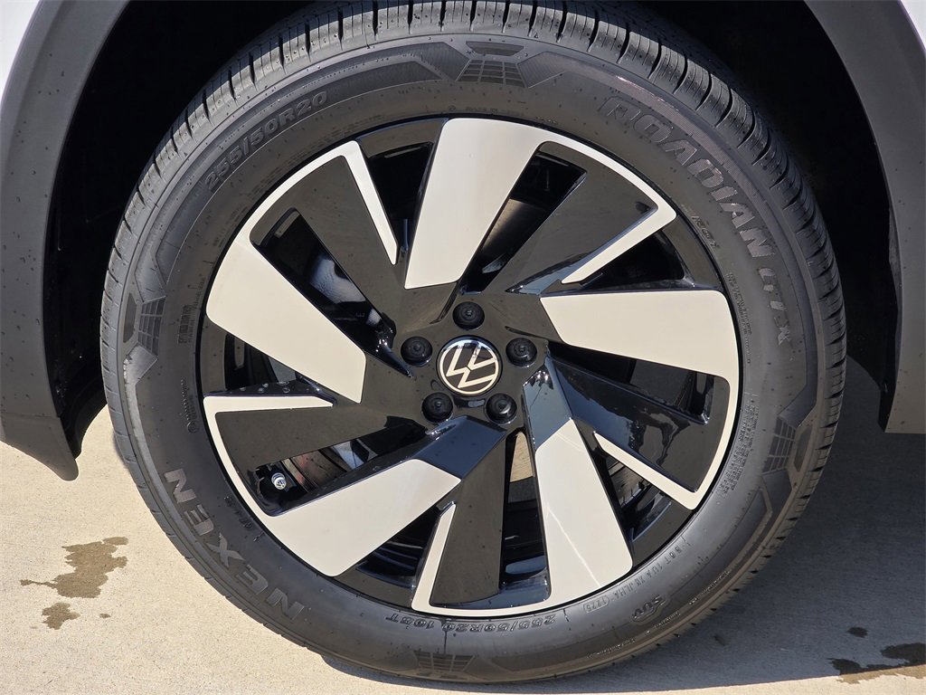 New 2026 Volkswagen Atlas Cross Sport SE image 9