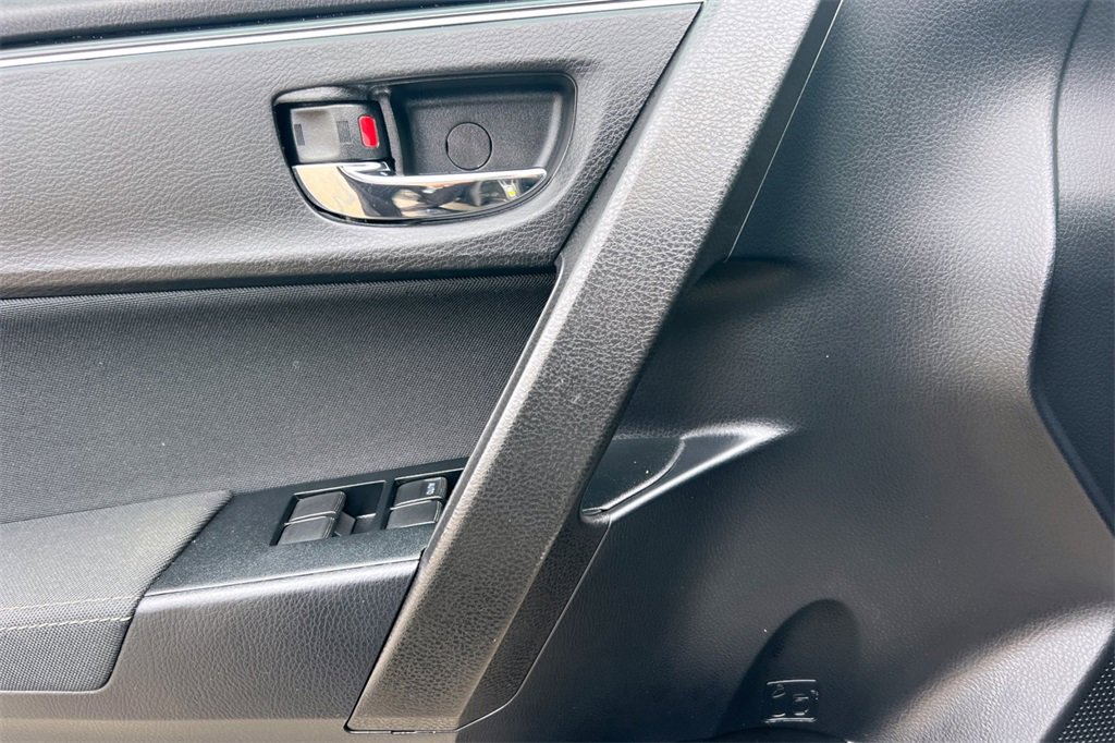 Certified 2018 Toyota Corolla LE image 13