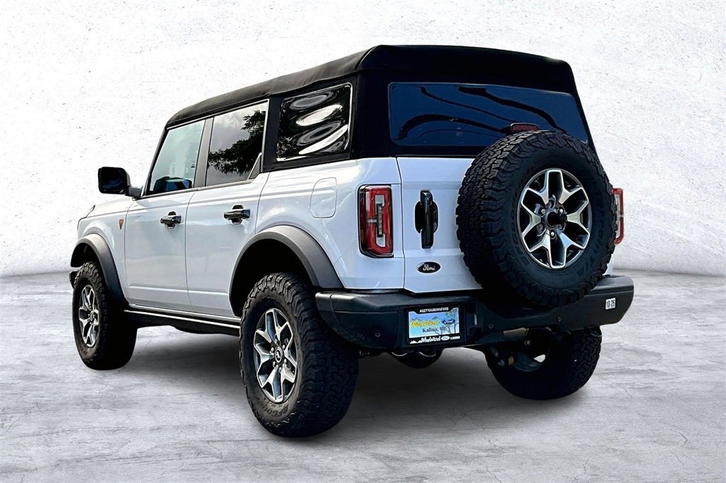 Used 2024 Ford Bronco Badlands image 12