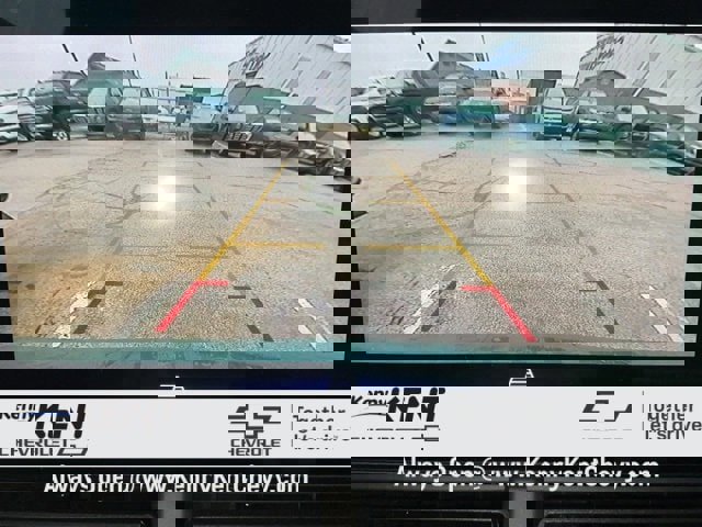 Used 2025 Chevrolet Trax LT image 2