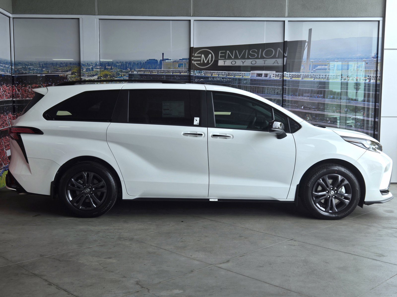 Certified 2026 Toyota Sienna XSE AWD/4WD image 4