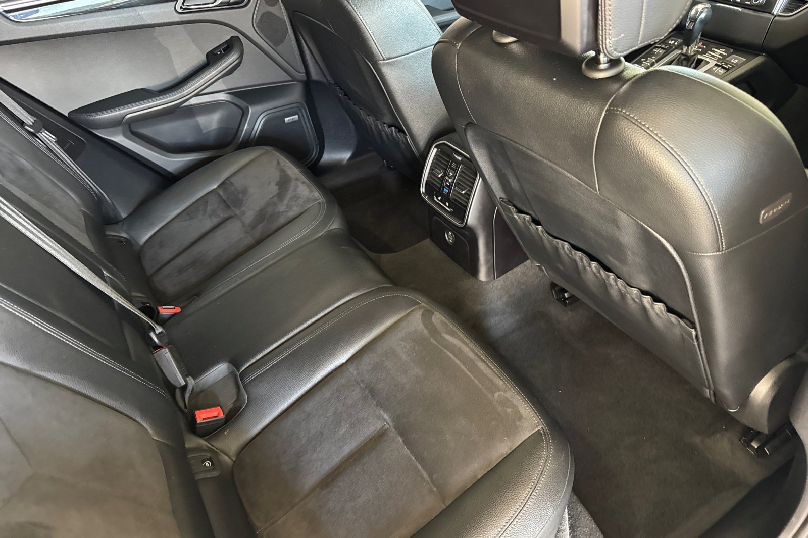 Used 2018 Porsche Macan S AWD/4WD image 31