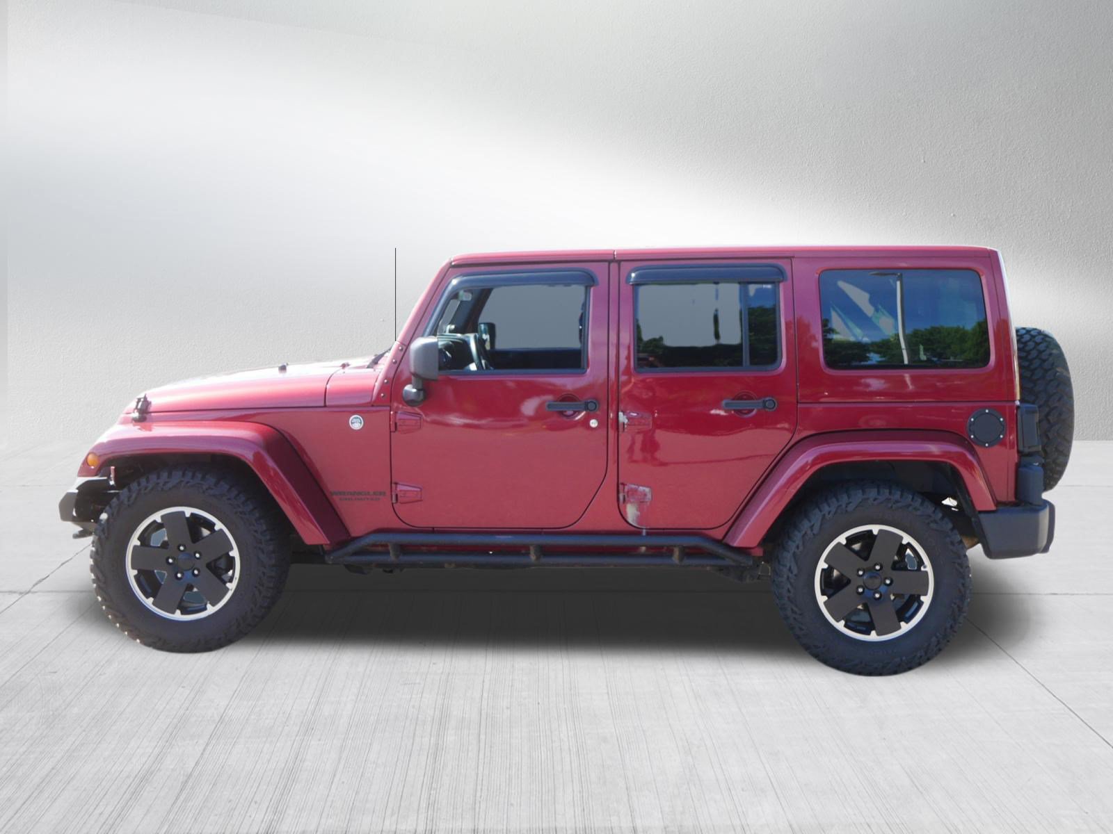 Used 2012 Jeep Wrangler Unlimited Sahara AWD/4WD image 4