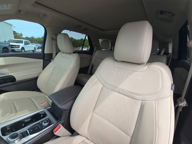 Used 2023 Ford Explorer Platinum w/ Technology Package AWD/4WD image 26