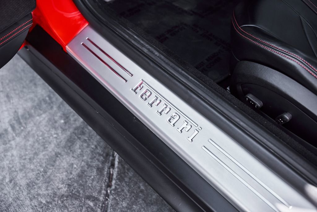 Used 2020 Ferrari 812 Superfast RWD image 36