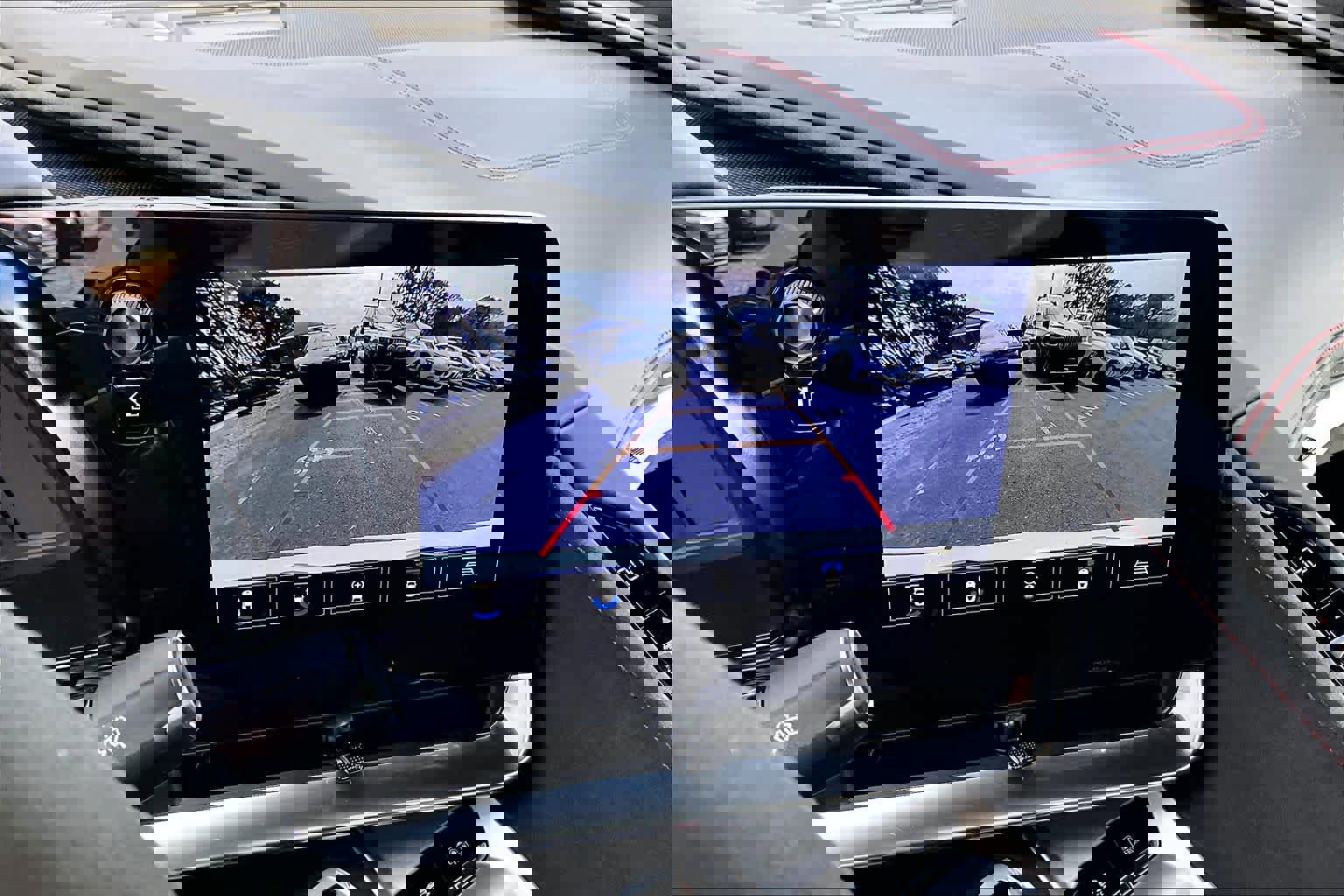 Used 2022 Chevrolet Corvette Stingray Premium Cpe w/ Engine Appearance Package image 25