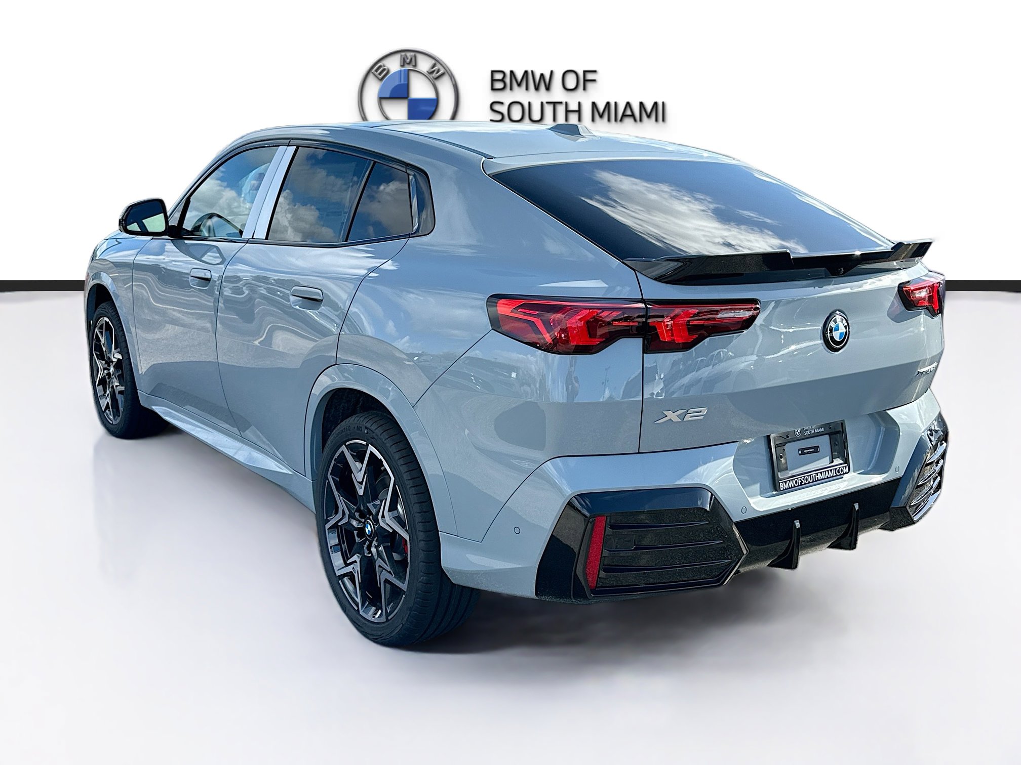 New 2026 BMW X2 xDrive28i w/ Technology Package AWD/4WD image 4