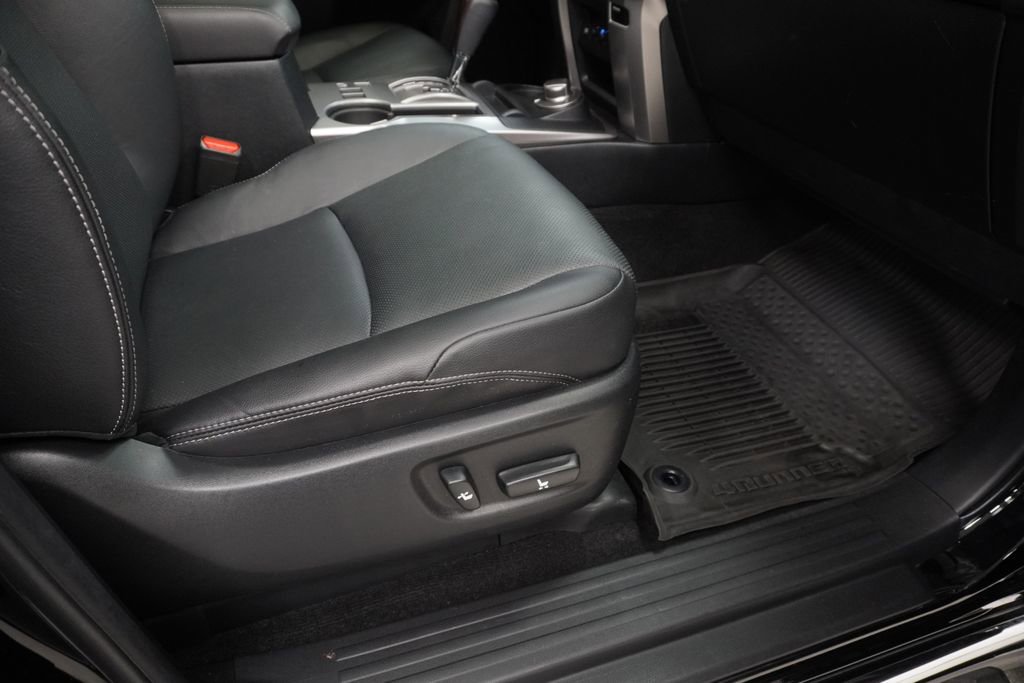 Used 2024 Toyota 4Runner Limited AWD/4WD image 51