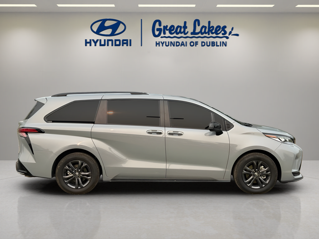 Used 2026 Toyota Sienna XSE AWD/4WD image 6