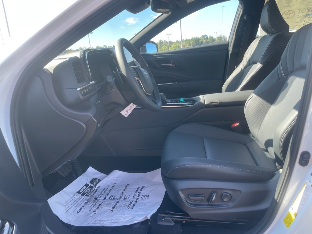 New 2025 Toyota Crown Signia image 11