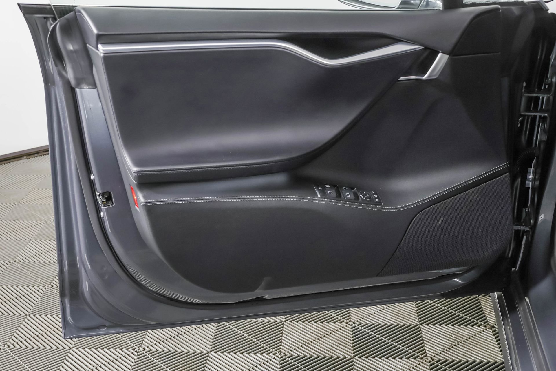 Used 2014 Tesla Model S RWD image 31