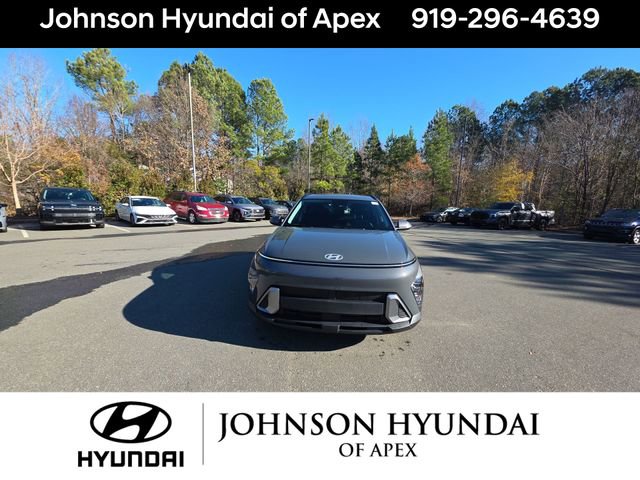Certified 2025 Hyundai Kona SEL image 11