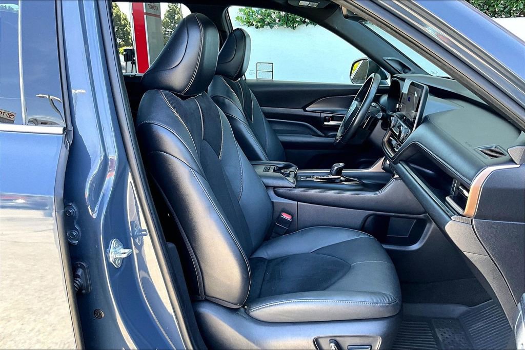 Used 2024 Toyota Grand Highlander AWD Hybrid image 30