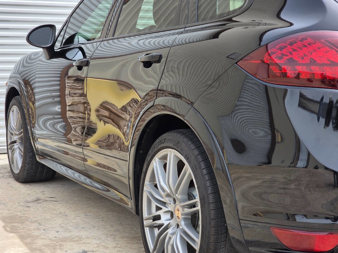 Used 2014 Porsche Cayenne GTS AWD/4WD image 36