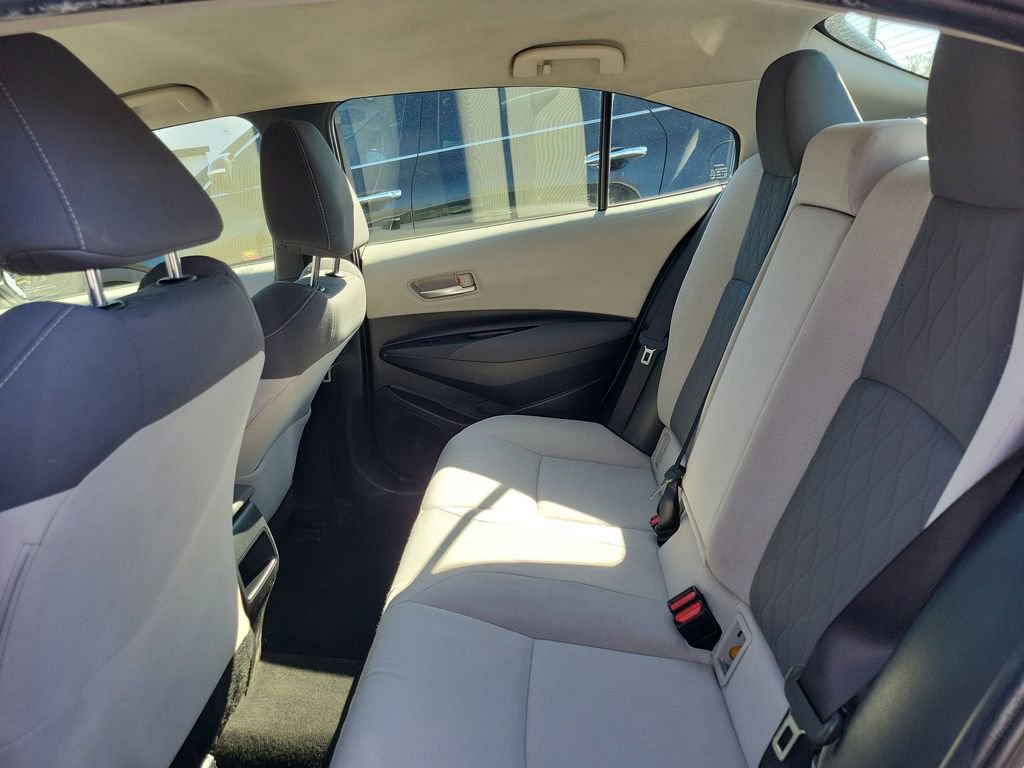 Used 2020 Toyota Corolla LE image 25