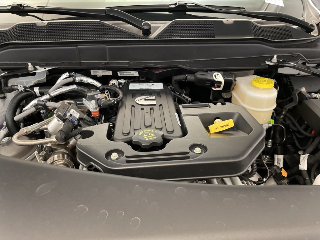 New 2026 RAM 3500 Laramie AWD/4WD image 23