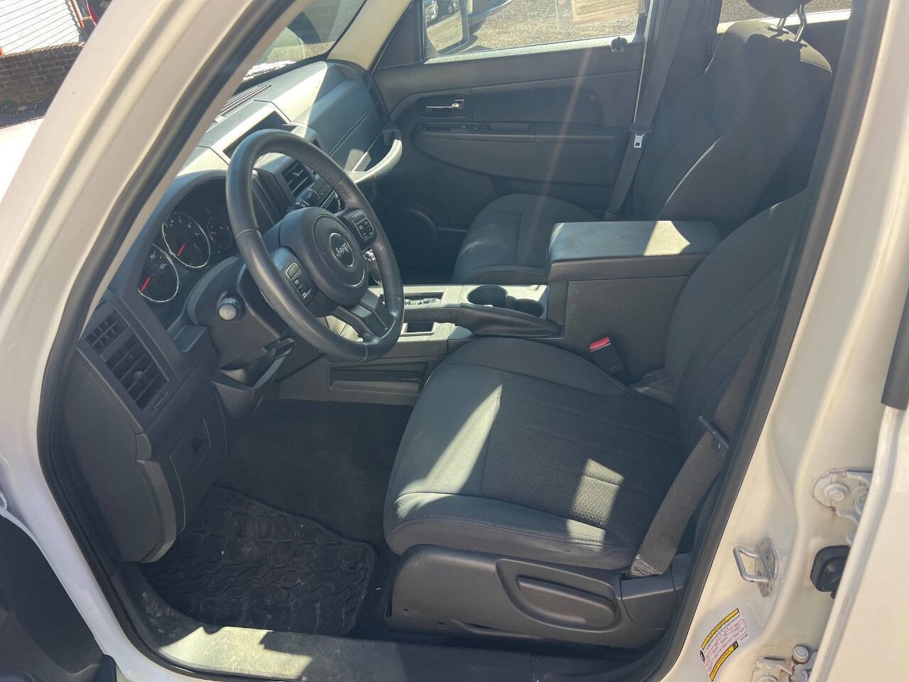 Used 2012 Jeep Liberty Sport w/ Popular Equipment Group image 4